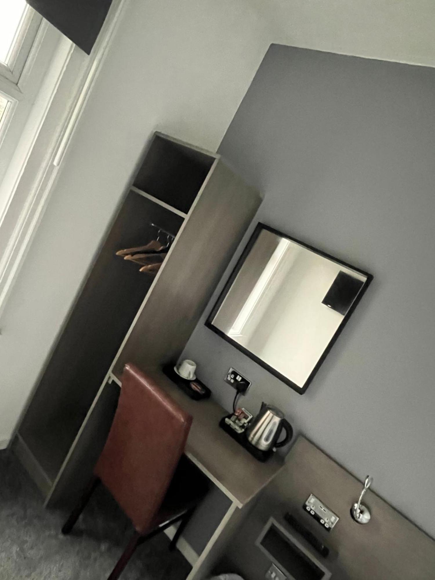 The Kings Head Bed & Breakfast Warrington Eksteriør bilde